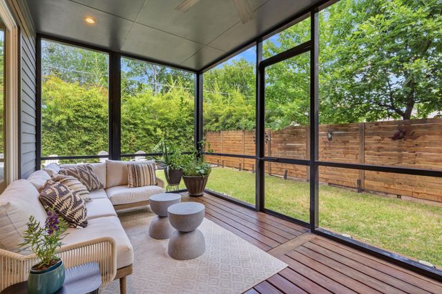 2806 W 44th ST B, Austin, TX 78731