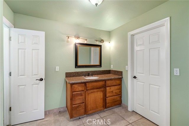 1077 Pecan, Madera, CA 93637