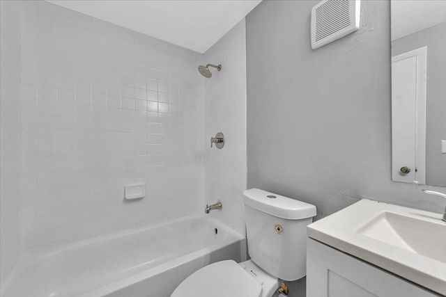 8380 Lagos De Campo Boulevard 110, Tamarac, FL 33321