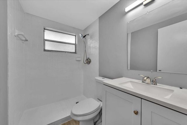 8380 Lagos De Campo Boulevard 110, Tamarac, FL 33321