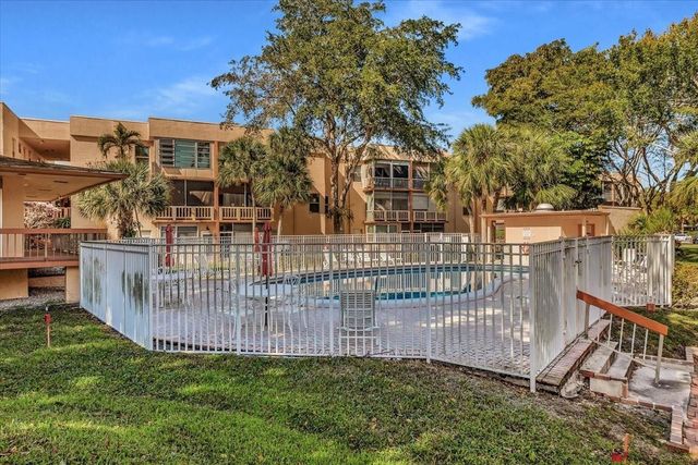 8380 Lagos De Campo Boulevard 110, Tamarac, FL 33321