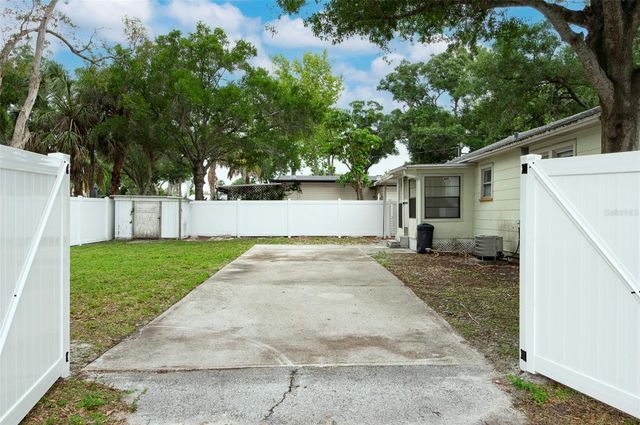 7102 62ND STREET N, Pinellas Park, FL 33781