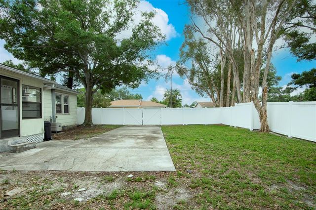 7102 62ND STREET N, Pinellas Park, FL 33781