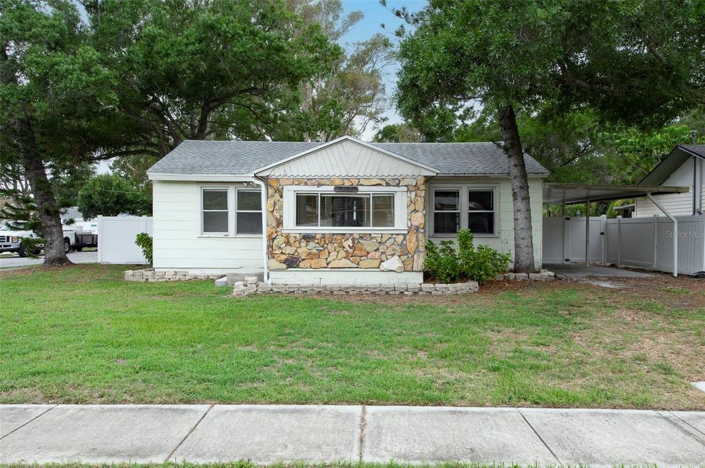 7102 62ND STREET N, Pinellas Park, FL 33781