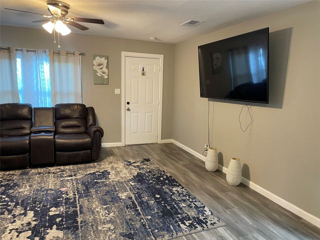 1000 S Spears Street, Alvarado, TX 76009