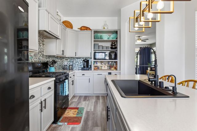 1946 Giuliano Way, Manteca, CA 95336