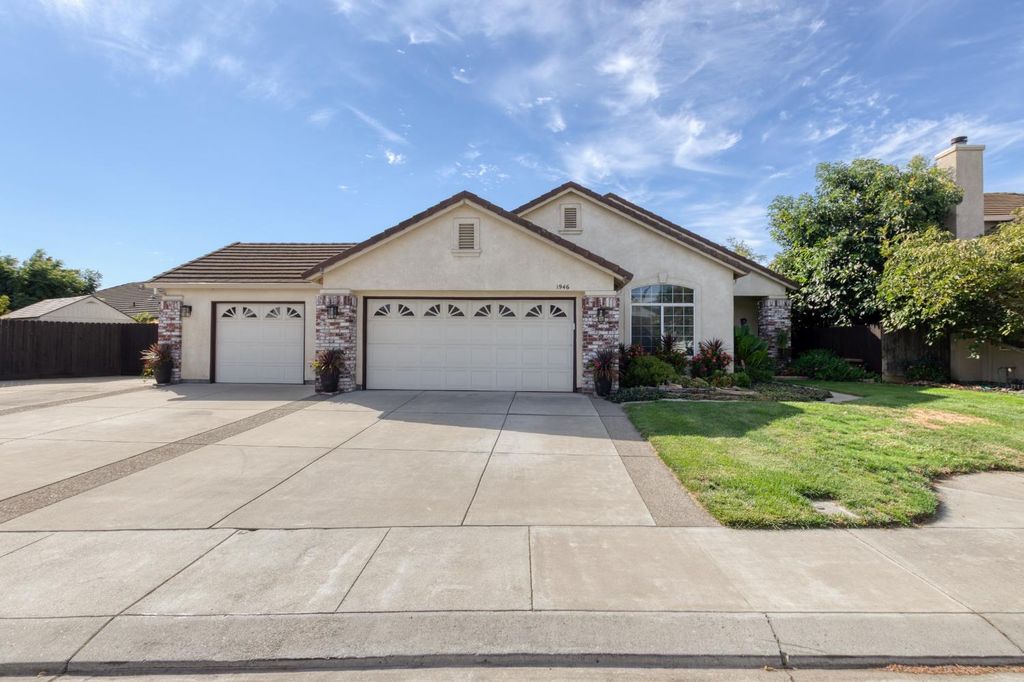 1946 Giuliano Way, Manteca, CA 95336