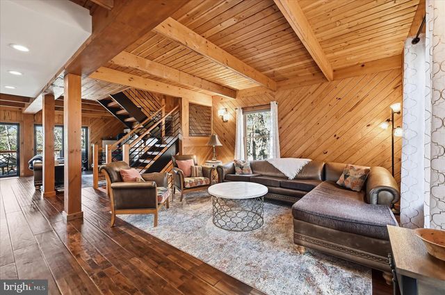 241 SUNSET CIR, Cross Junction, VA 22625