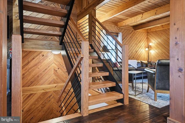 241 SUNSET CIR, Cross Junction, VA 22625