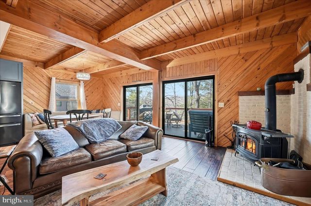 241 SUNSET CIR, Cross Junction, VA 22625