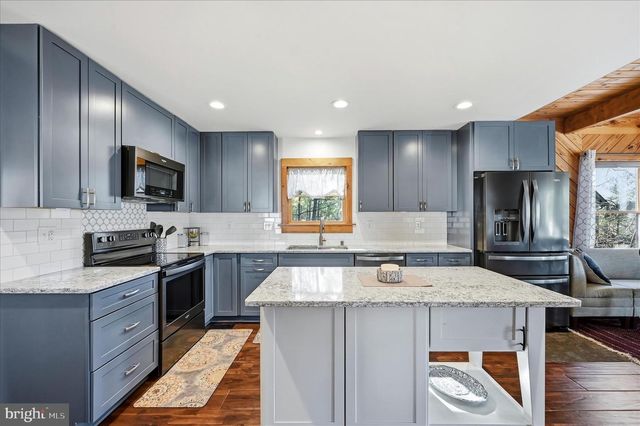 241 SUNSET CIR, Cross Junction, VA 22625