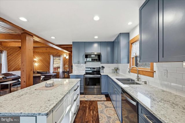 241 SUNSET CIR, Cross Junction, VA 22625