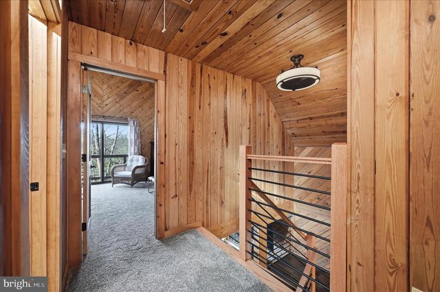 241 SUNSET CIR, Cross Junction, VA 22625