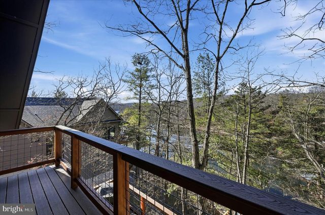 241 SUNSET CIR, Cross Junction, VA 22625