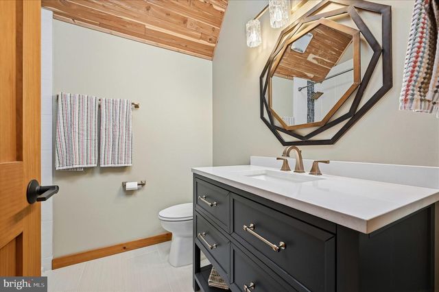 241 SUNSET CIR, Cross Junction, VA 22625