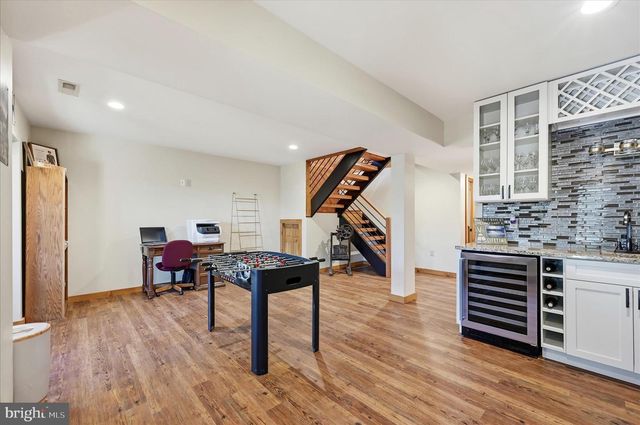 241 SUNSET CIR, Cross Junction, VA 22625