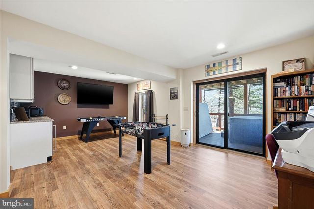 241 SUNSET CIR, Cross Junction, VA 22625