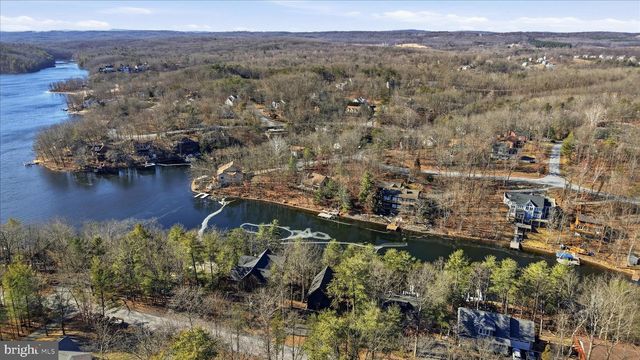 241 SUNSET CIR, Cross Junction, VA 22625