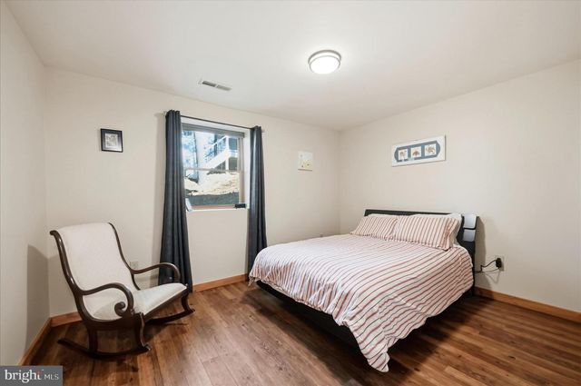 241 SUNSET CIR, Cross Junction, VA 22625