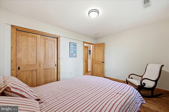 241 SUNSET CIR, Cross Junction, VA 22625