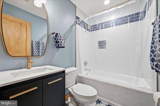 241 SUNSET CIR, Cross Junction, VA 22625