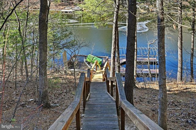 241 SUNSET CIR, Cross Junction, VA 22625