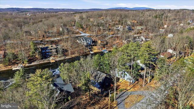 241 SUNSET CIR, Cross Junction, VA 22625