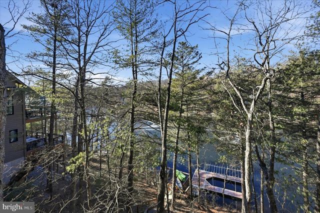 241 SUNSET CIR, Cross Junction, VA 22625