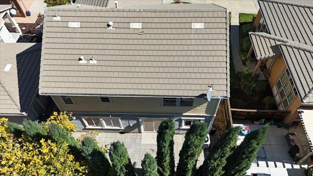 20855 Grapevine Dr, Patterson, CA 95363