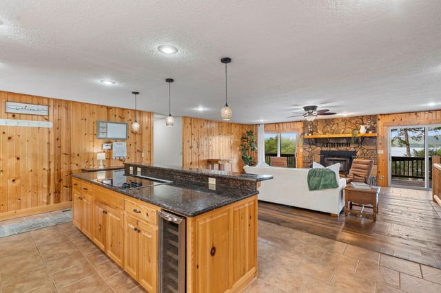213 Hydes Hollow Lane, Lampe, MO 65681