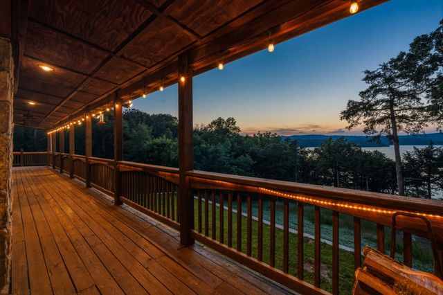 213 Hydes Hollow Lane, Lampe, MO 65681