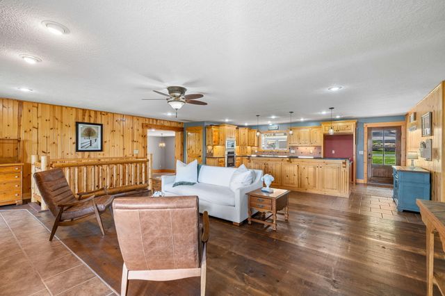 213 Hydes Hollow Lane, Lampe, MO 65681
