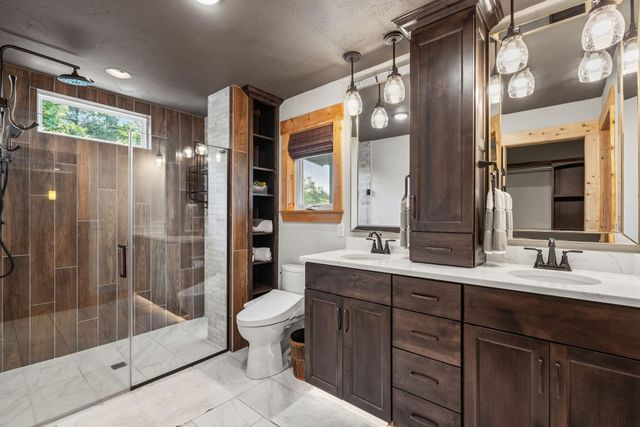 213 Hydes Hollow Lane, Lampe, MO 65681