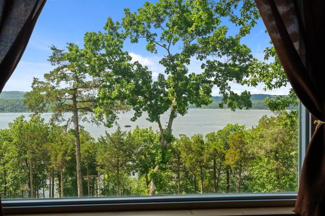213 Hydes Hollow Lane, Lampe, MO 65681
