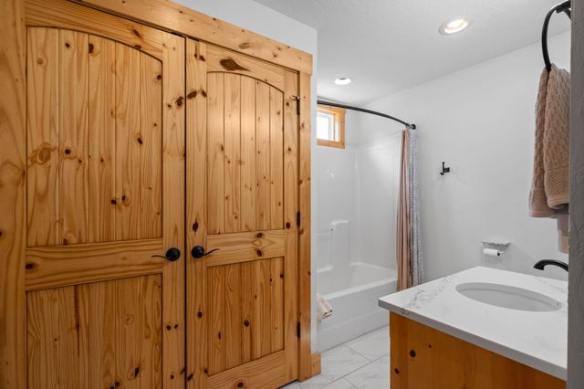 213 Hydes Hollow Lane, Lampe, MO 65681
