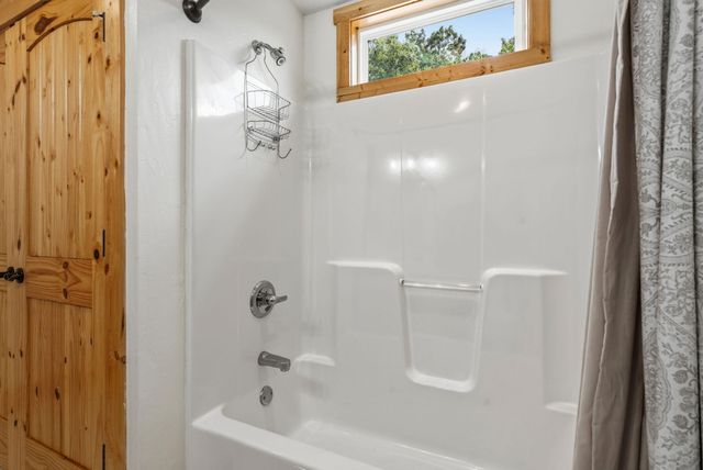 213 Hydes Hollow Lane, Lampe, MO 65681