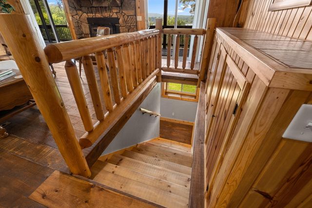 213 Hydes Hollow Lane, Lampe, MO 65681