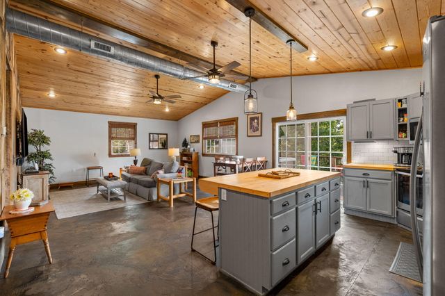 213 Hydes Hollow Lane, Lampe, MO 65681