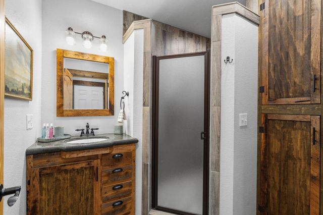 213 Hydes Hollow Lane, Lampe, MO 65681