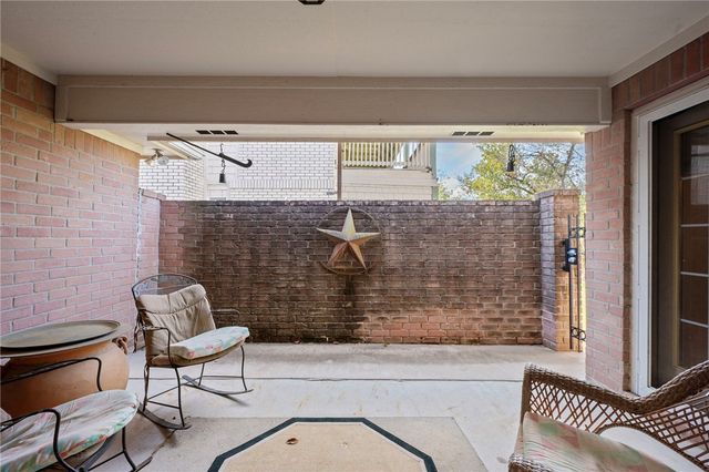 1206 Brook Hollow Court, Bryan, TX 77802