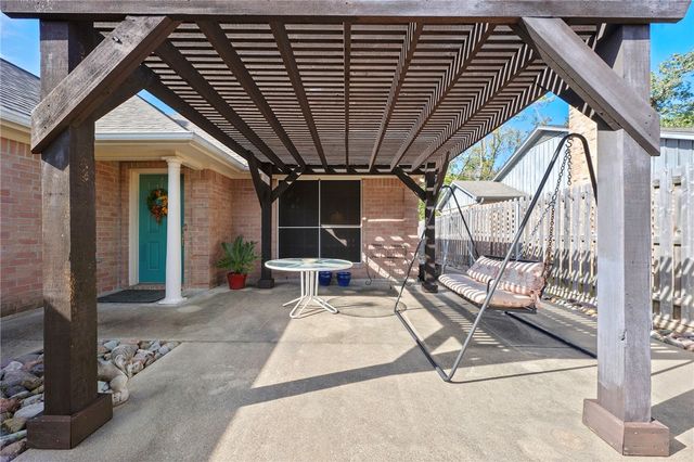 1206 Brook Hollow Court, Bryan, TX 77802