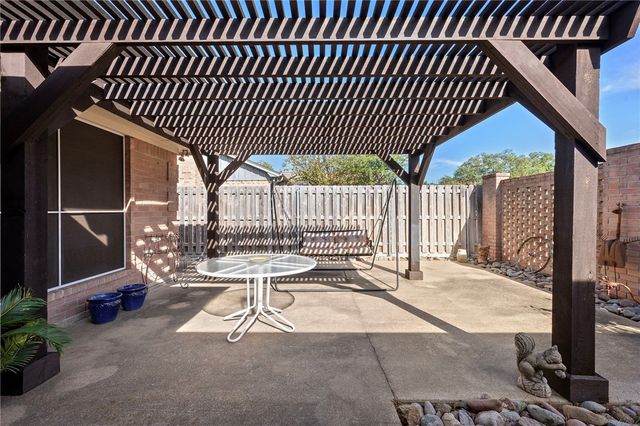 1206 Brook Hollow Court, Bryan, TX 77802