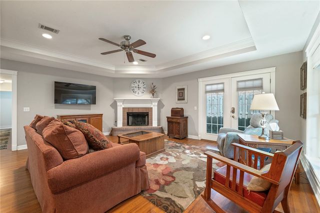 1206 Brook Hollow Court, Bryan, TX 77802