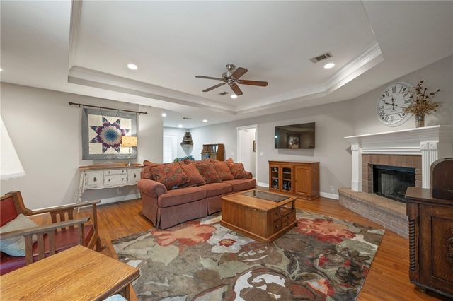 1206 Brook Hollow Court, Bryan, TX 77802