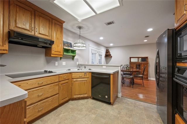 1206 Brook Hollow Court, Bryan, TX 77802