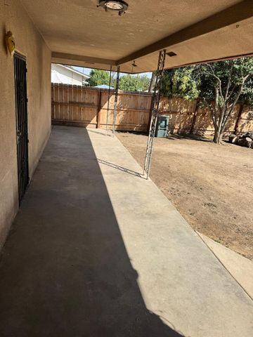 1831 W Simpson Avenue, Fresno, CA 93705