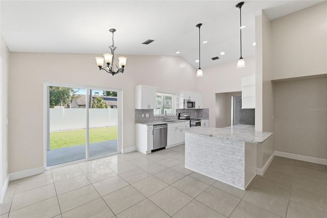11807 NICKLAUS CIRCLE, Tampa, FL 33624