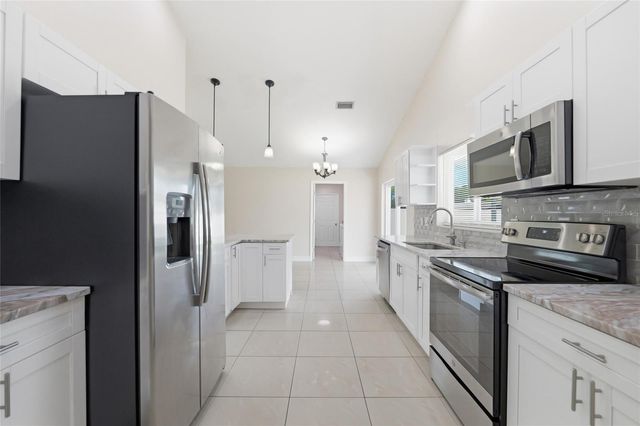 11807 NICKLAUS CIRCLE, Tampa, FL 33624