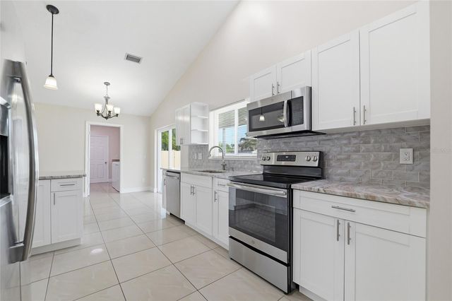 11807 NICKLAUS CIRCLE, Tampa, FL 33624