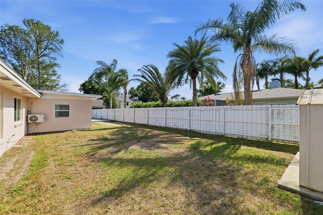 11807 NICKLAUS CIRCLE, Tampa, FL 33624